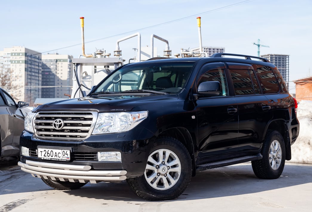 Front View of Toyota Land Cruiser 200 in Black Color after Clean